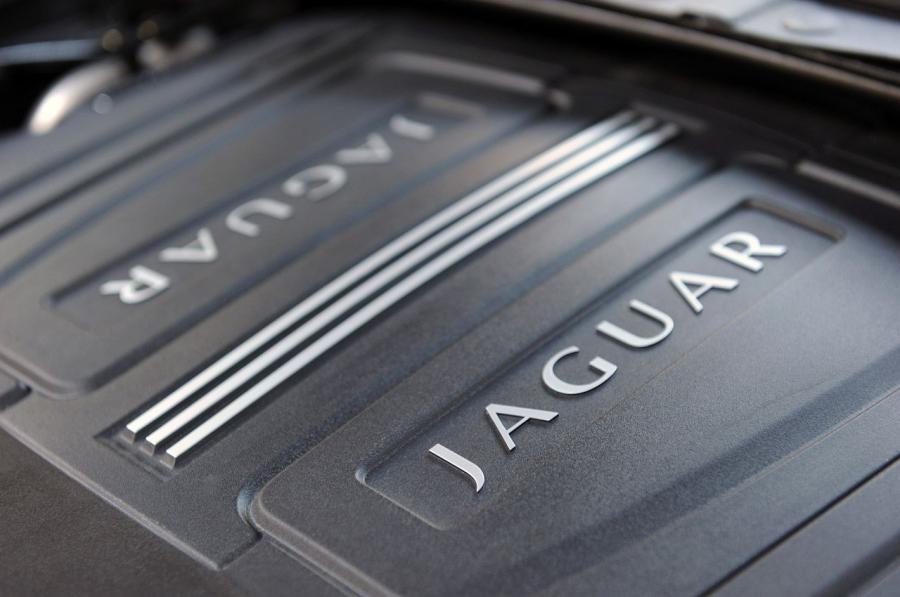  Jaguar XF Supercharged 2012 года  (фото 37 из 65)
